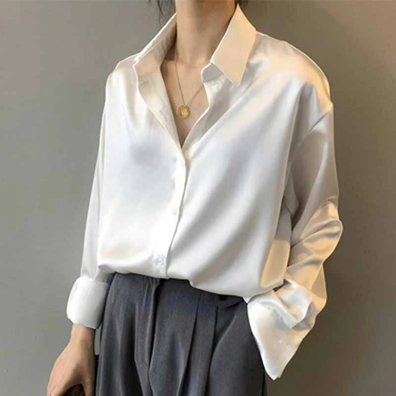 Heidi-Mode | Langärmelige Button-Up Satin Bluse für Frauen - Image 2