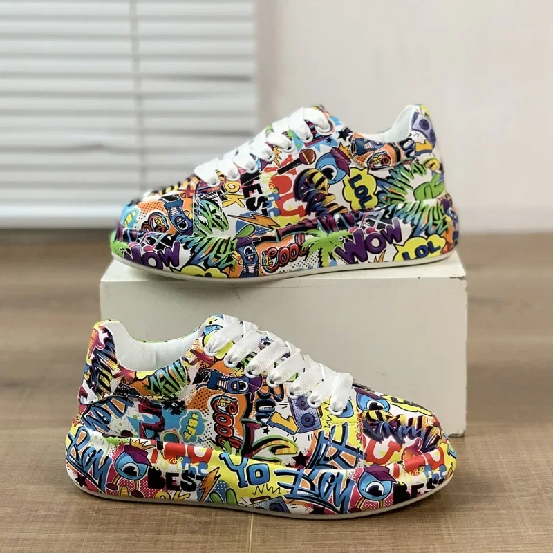 Heidi-Mode | Lebendige Sportschuhe Im Graffiti-Stil - Image 2