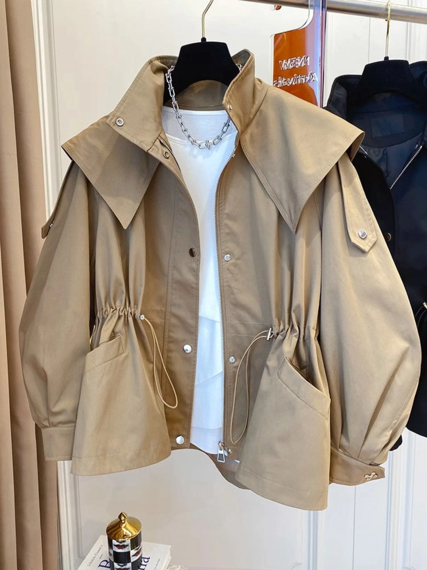 Heidi-Mode | Leichte Kapuzenjacke Ideal für Outdoor-Aktivitäten für Damen - Image 4