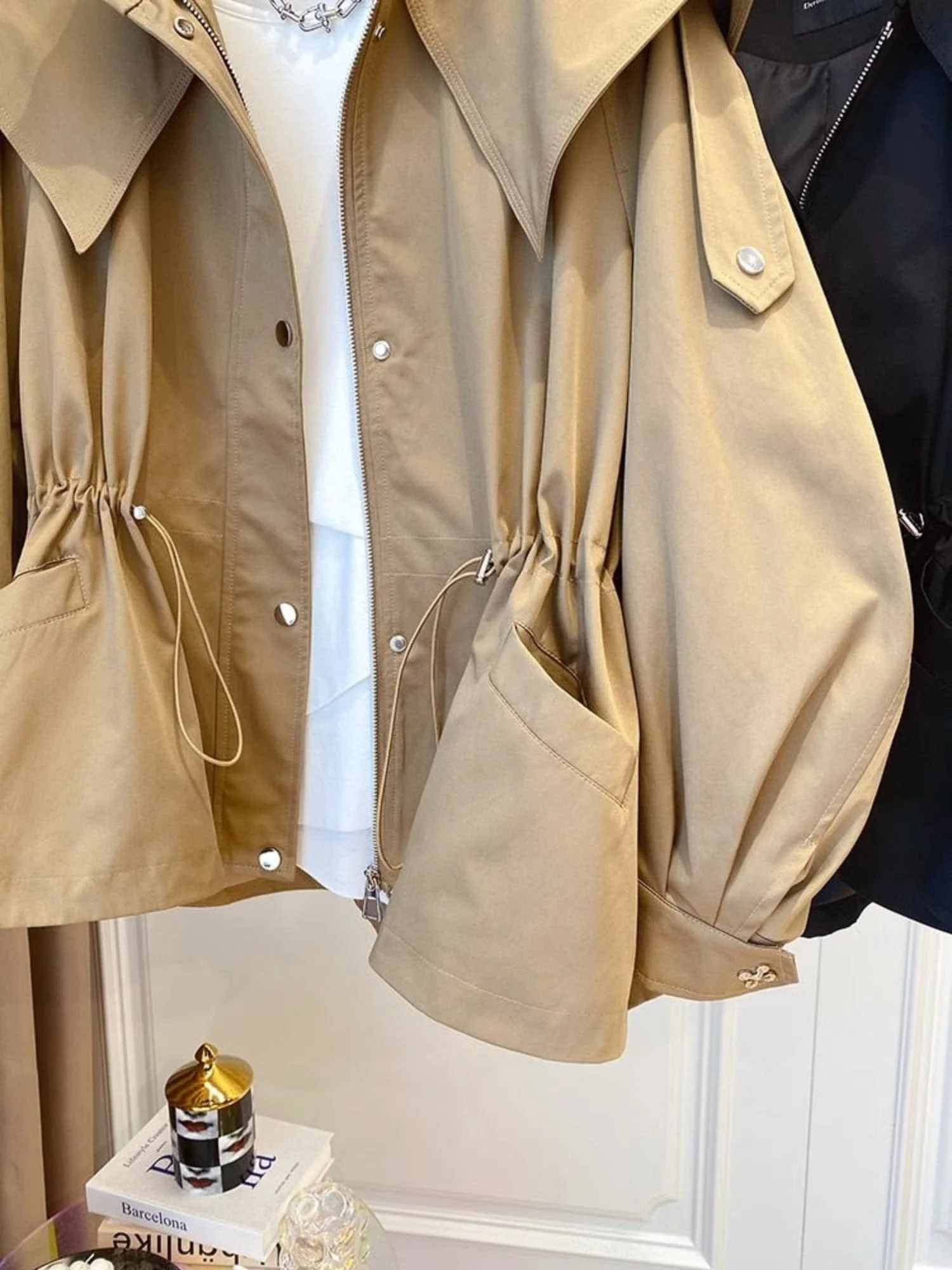 Heidi-Mode | Leichte Kapuzenjacke Ideal für Outdoor-Aktivitäten für Damen - Image 5