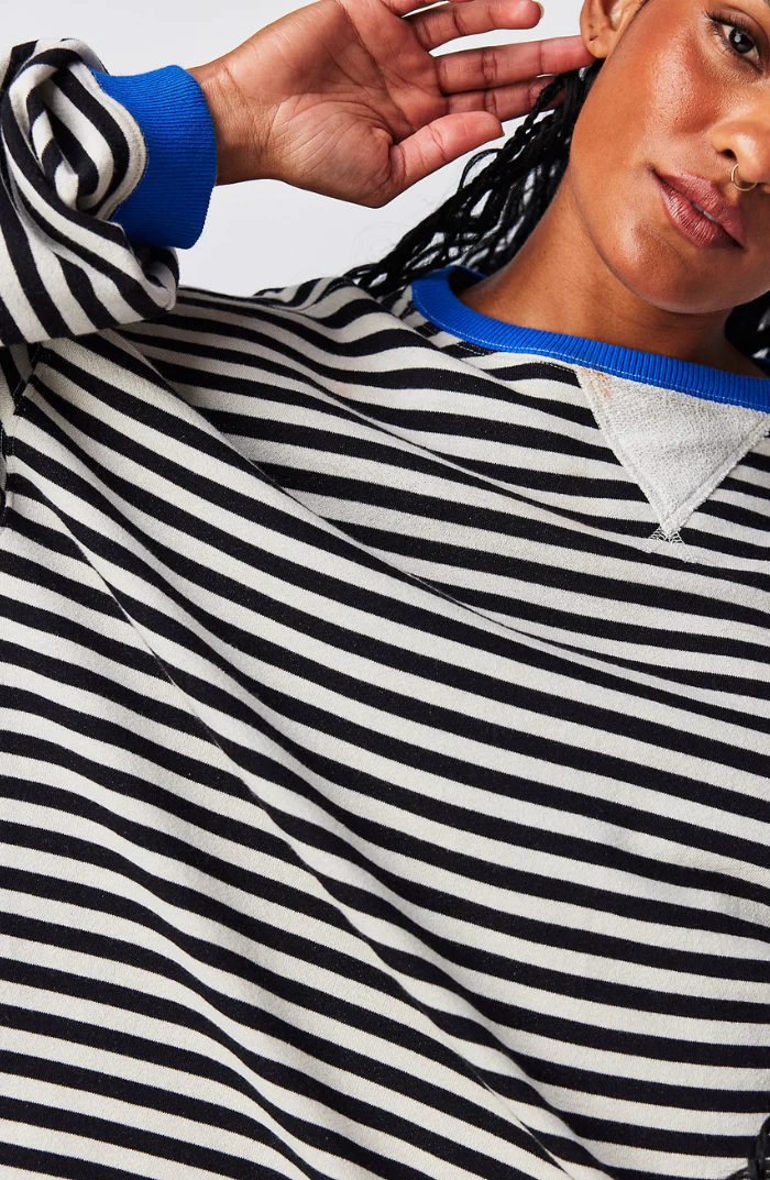 Heidi-Mode | Lässiges Gestreiftes Sweatshirt mit Kontrastierenden Akzenten für Damen - Image 5