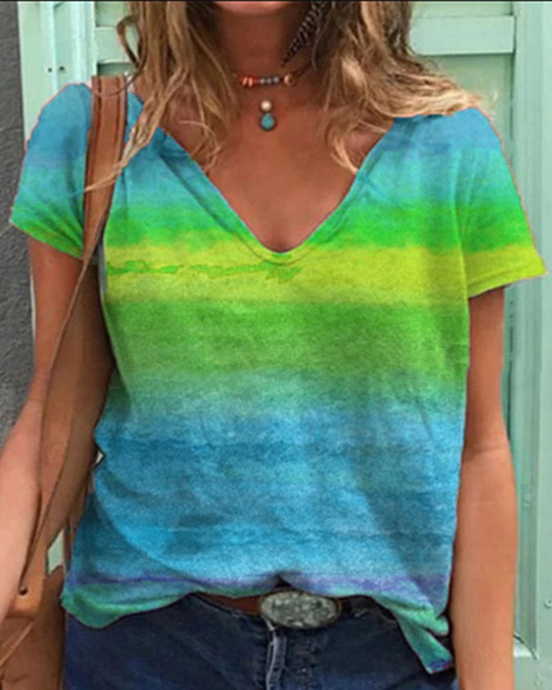 Heidi-Mode | Luftiges T-Shirt mit V-Ausschnitt und Regenbogenmuster - Image 3