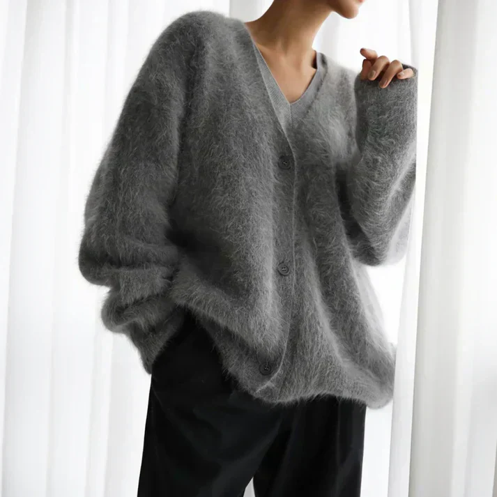Heidi-Mode | Luxuriöser Überdimensionierter Flauschiger Kaschmirpullover mit Knopfverschluss - Image 3