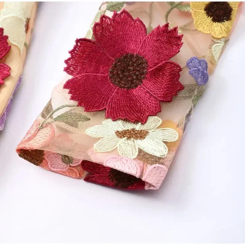 Heidi-Mode | Minikleid mit Floralen Applikationen und Durchscheinender Optik - Image 5