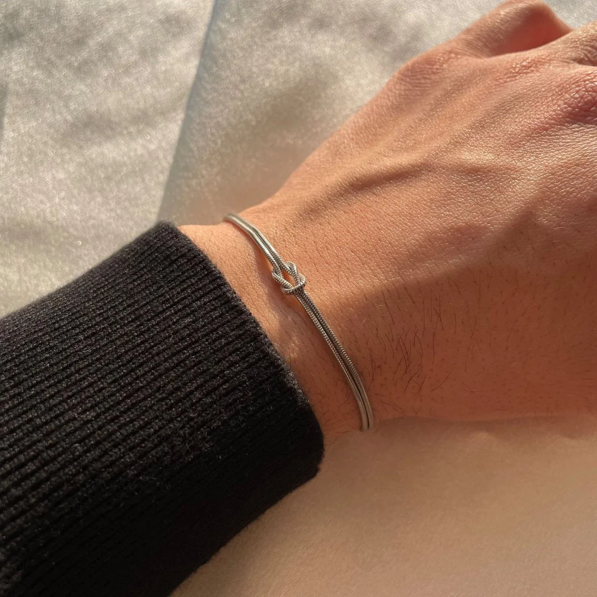 Heidi-Mode | Minimalistische Armreif Liebesknoten - Image 10