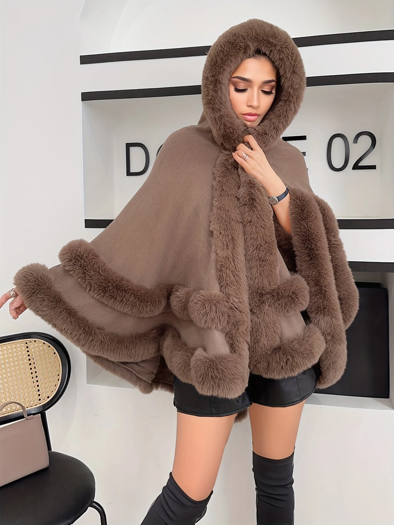 Heidi-Mode | Oversize-Fellcape-Mantel für Damen - Image 10