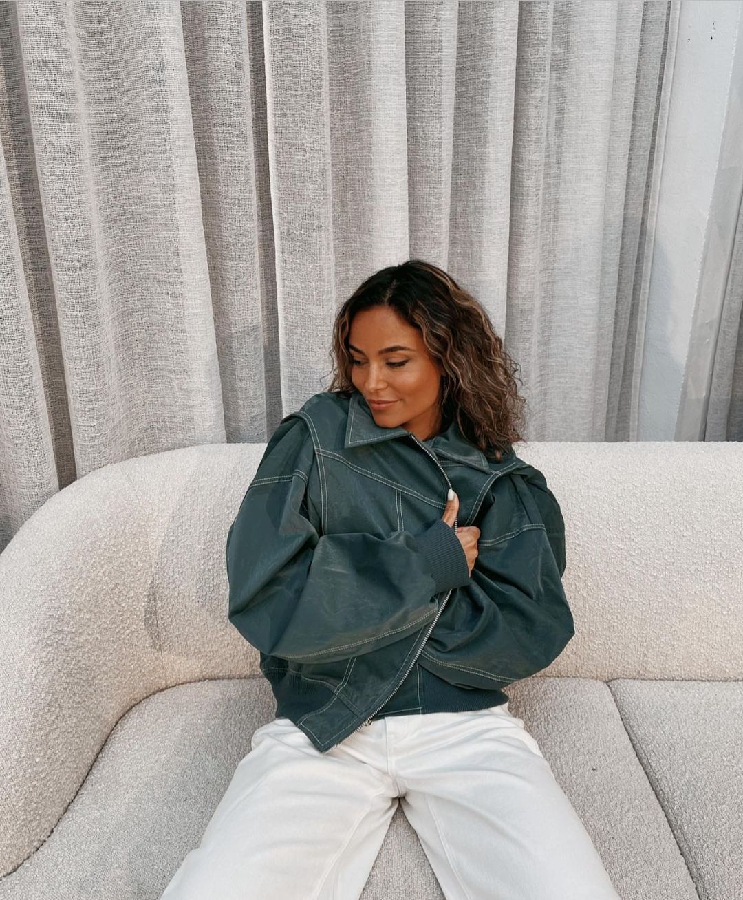 Heidi-Mode | Oversized Bomberjacke Stilvoll und Wärmeresistent Perfekt für Herbst und Winter - Image 8