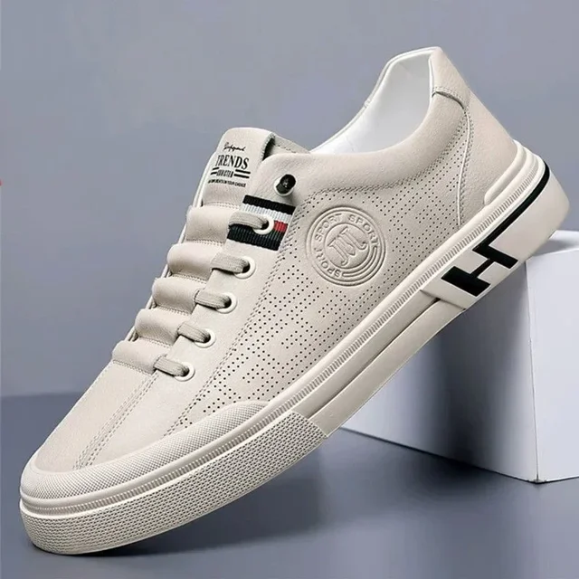 Heidi-Mode | Perforierte Ledersneaker mit Logodetail - Image 4