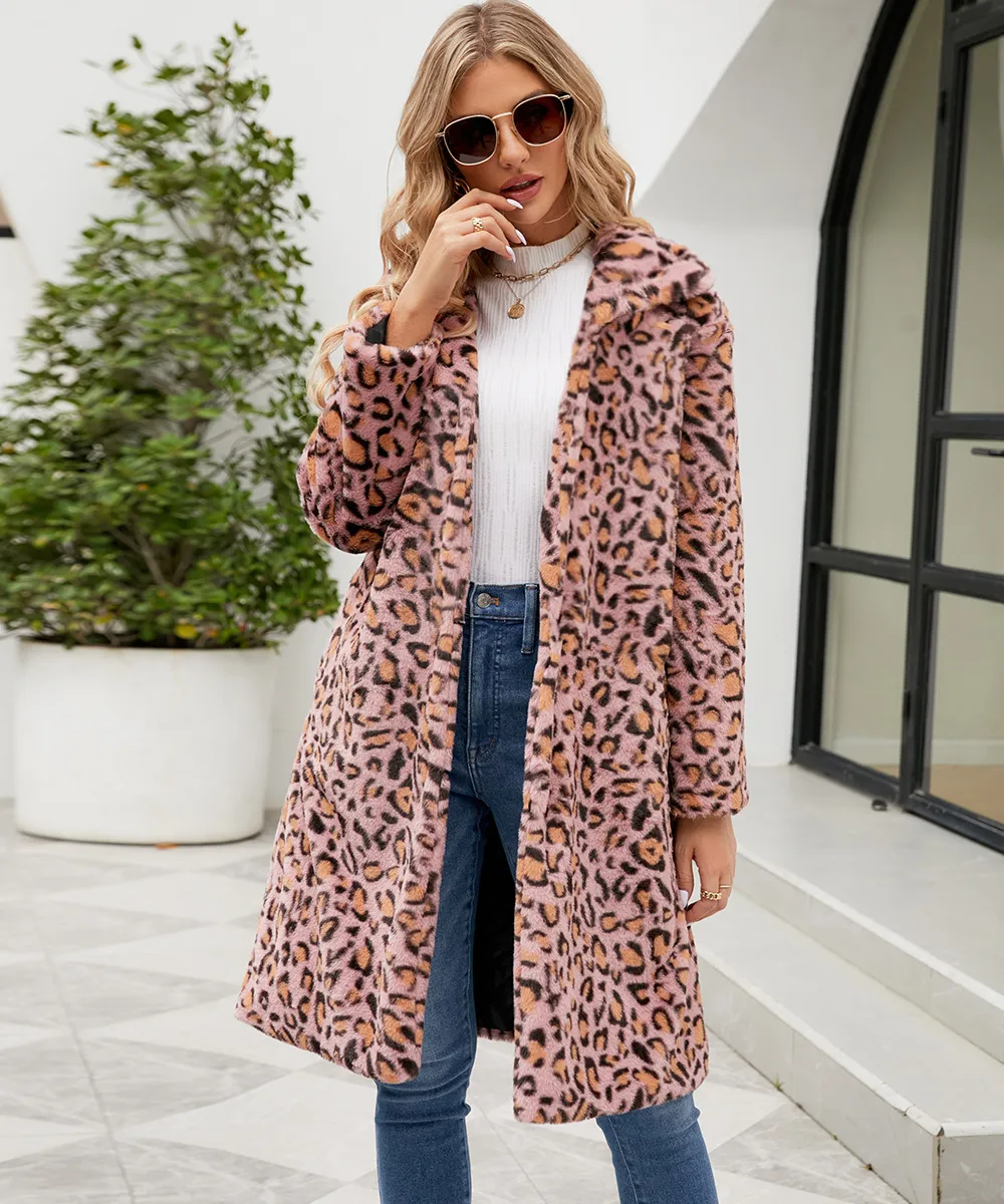 Heidi-Mode | Plüschmantel mit Leopardenprint - Image 6