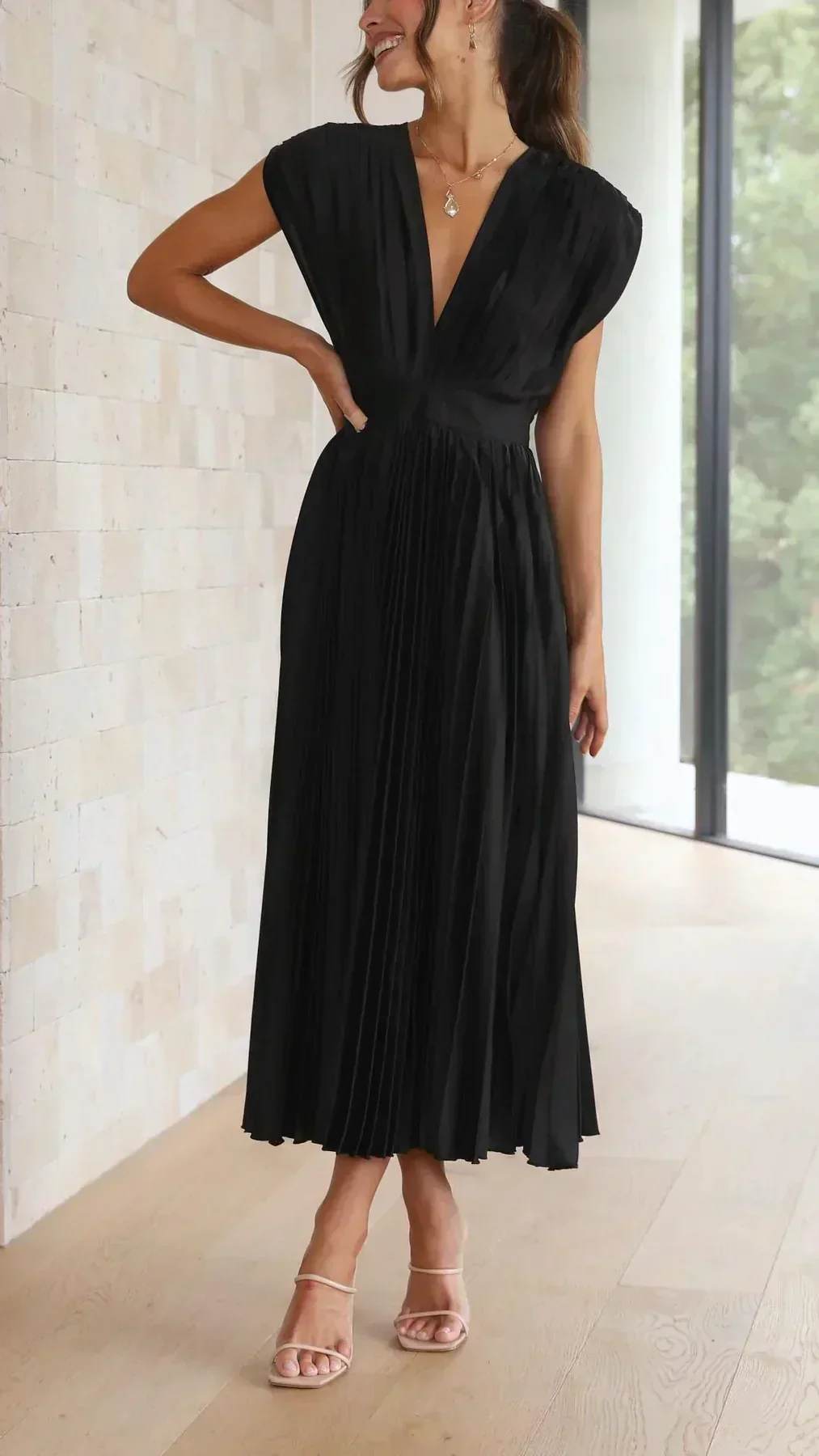 Heidi-Mode | Ärmelloses, Plissiertes Midikleid - Image 2