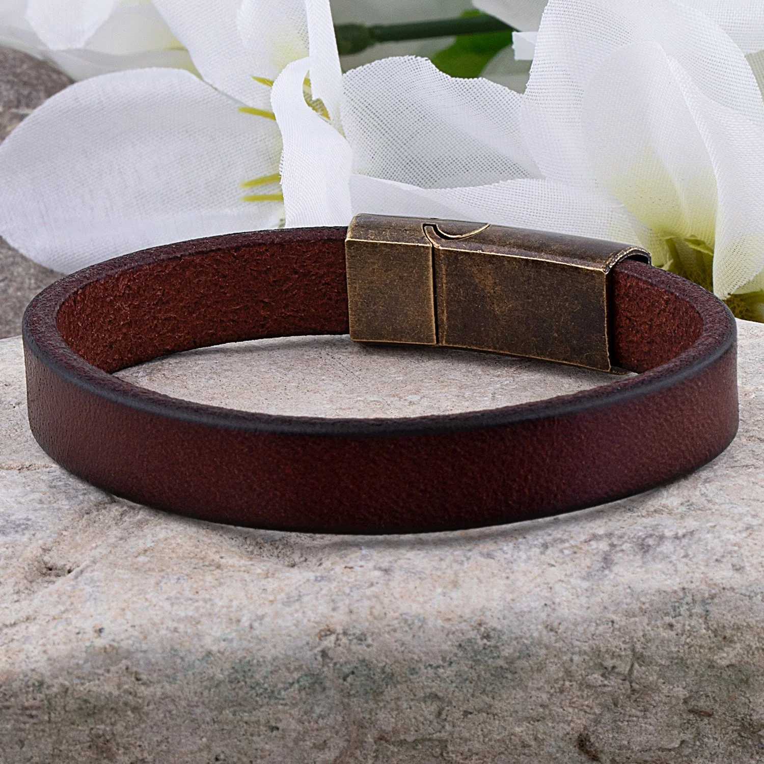 Heidi-Mode | Robuste Lederarmband mit Messingschließe - Image 4