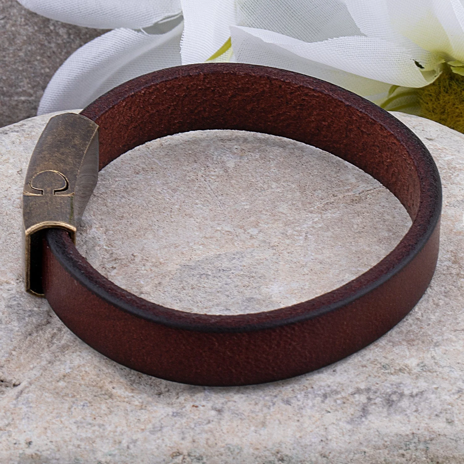 Heidi-Mode | Robuste Lederarmband mit Messingschließe - Image 5