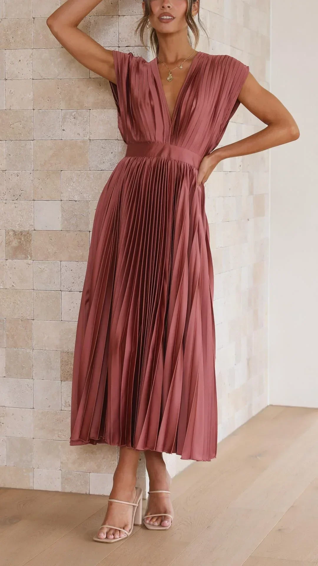 Heidi-Mode | Kleid mit V Ausschnitt und Rückenkrawatte - Image 11
