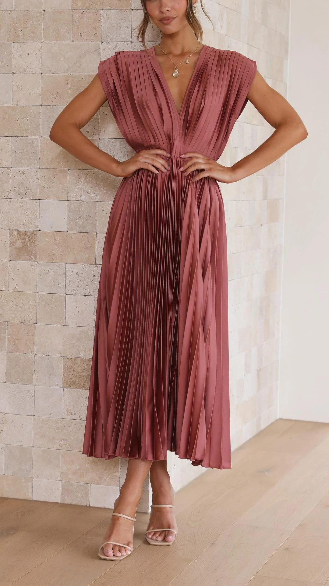 Heidi-Mode | Kleid mit V Ausschnitt und Rückenkrawatte - Image 14