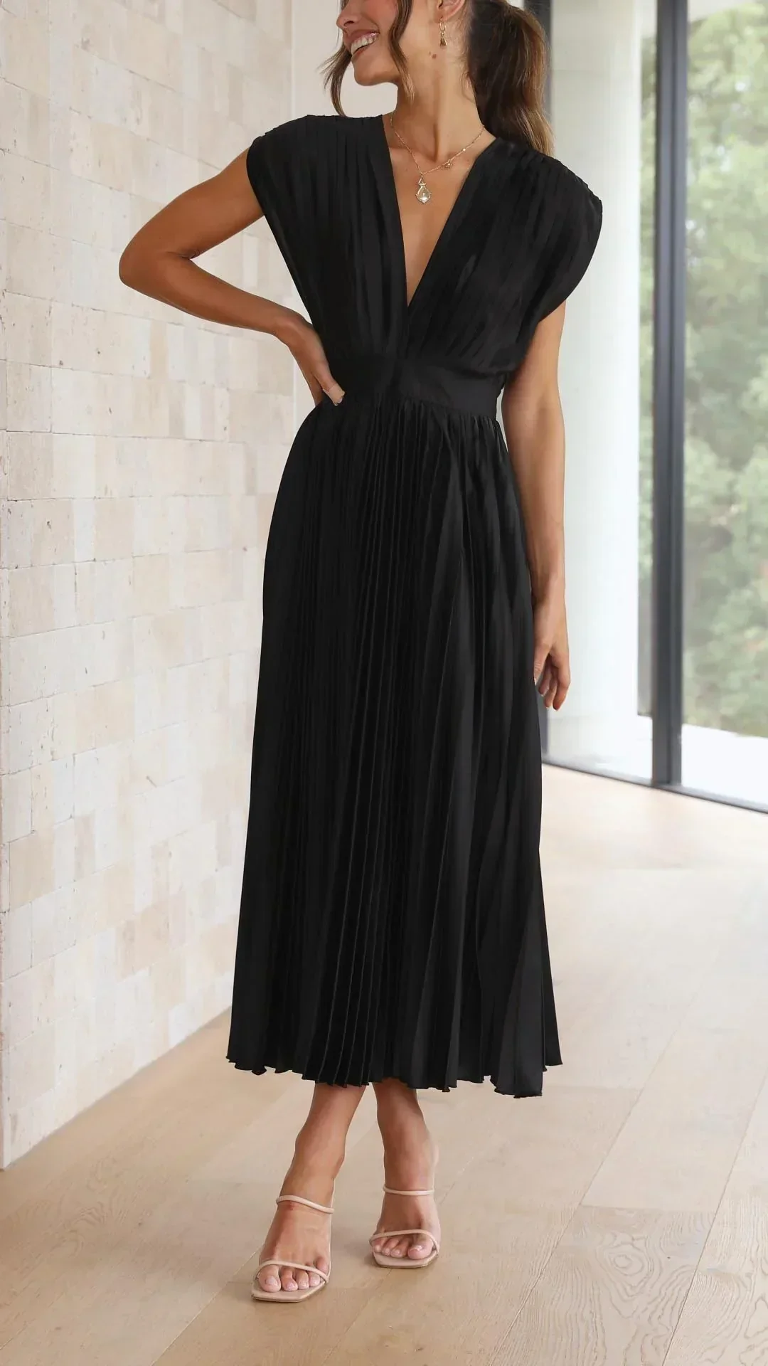 Heidi-Mode | Kleid mit V Ausschnitt und Rückenkrawatte - Image 15