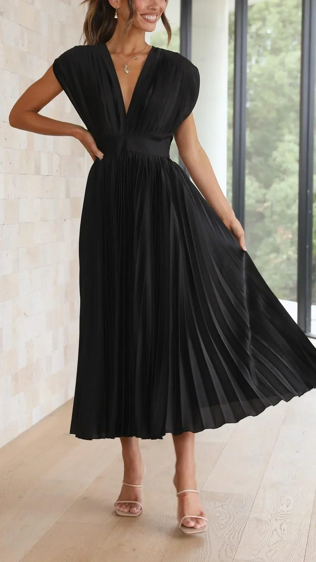 Heidi-Mode | Kleid mit V Ausschnitt und Rückenkrawatte - Image 4