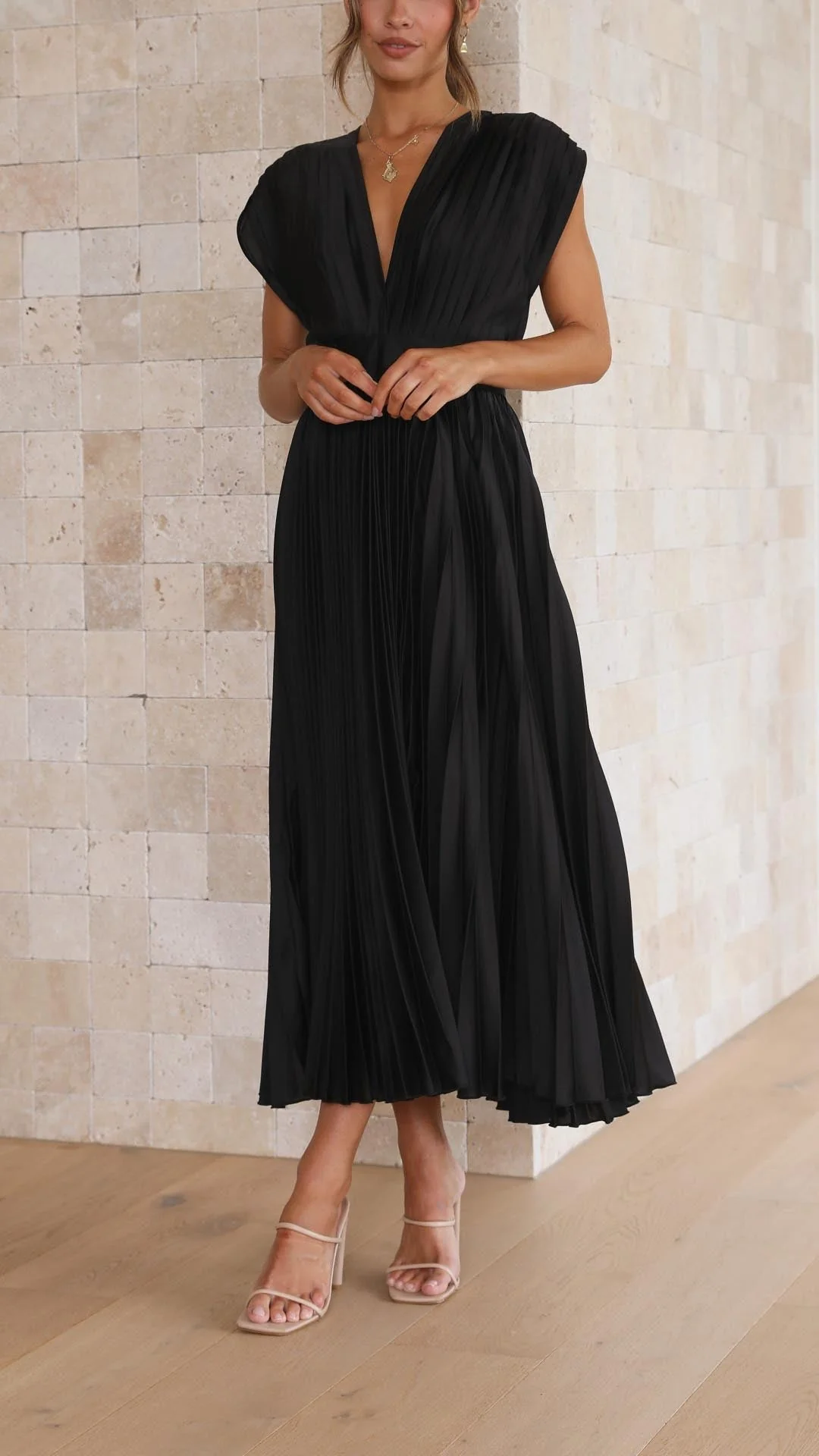 Heidi-Mode | Kleid mit V Ausschnitt und Rückenkrawatte - Image 5