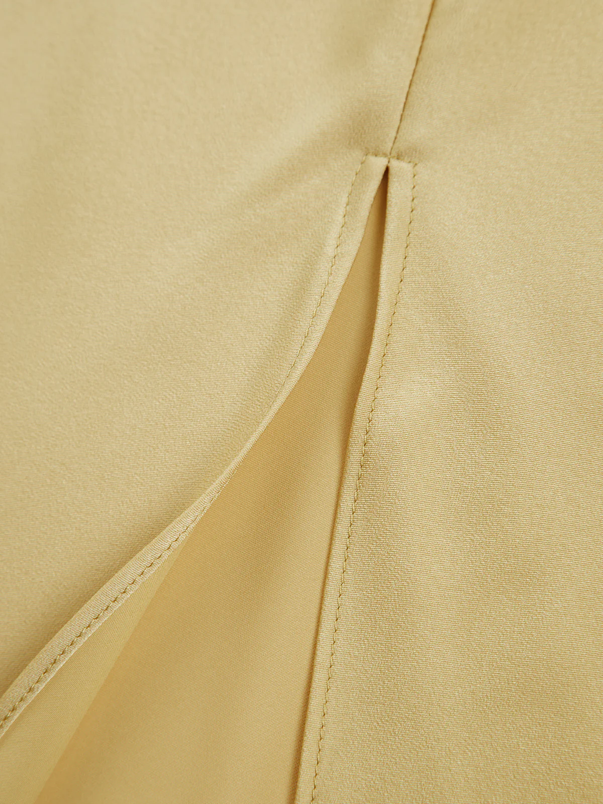Heidi-Mode | Satin Maxi Kleid mit Offenem Rücken - Image 6