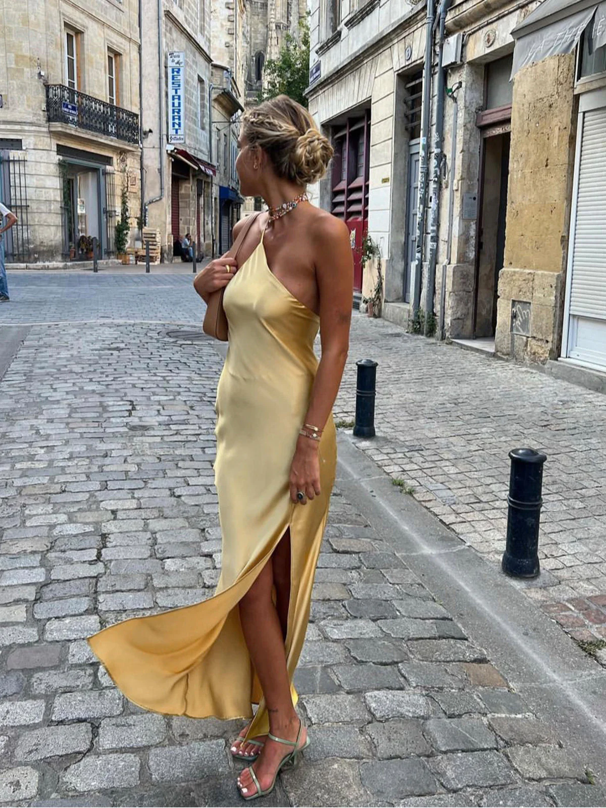 Heidi-Mode | Satin Maxi Kleid mit Offenem Rücken - Image 8