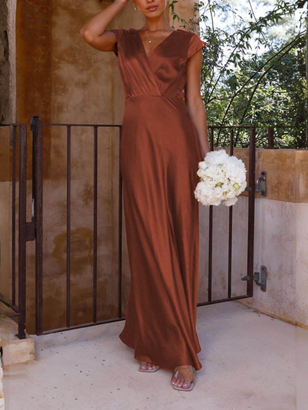 Heidi-Mode | Satin-Fishtail-Maxikleid mit V-Ausschnitt für Damen - Image 7