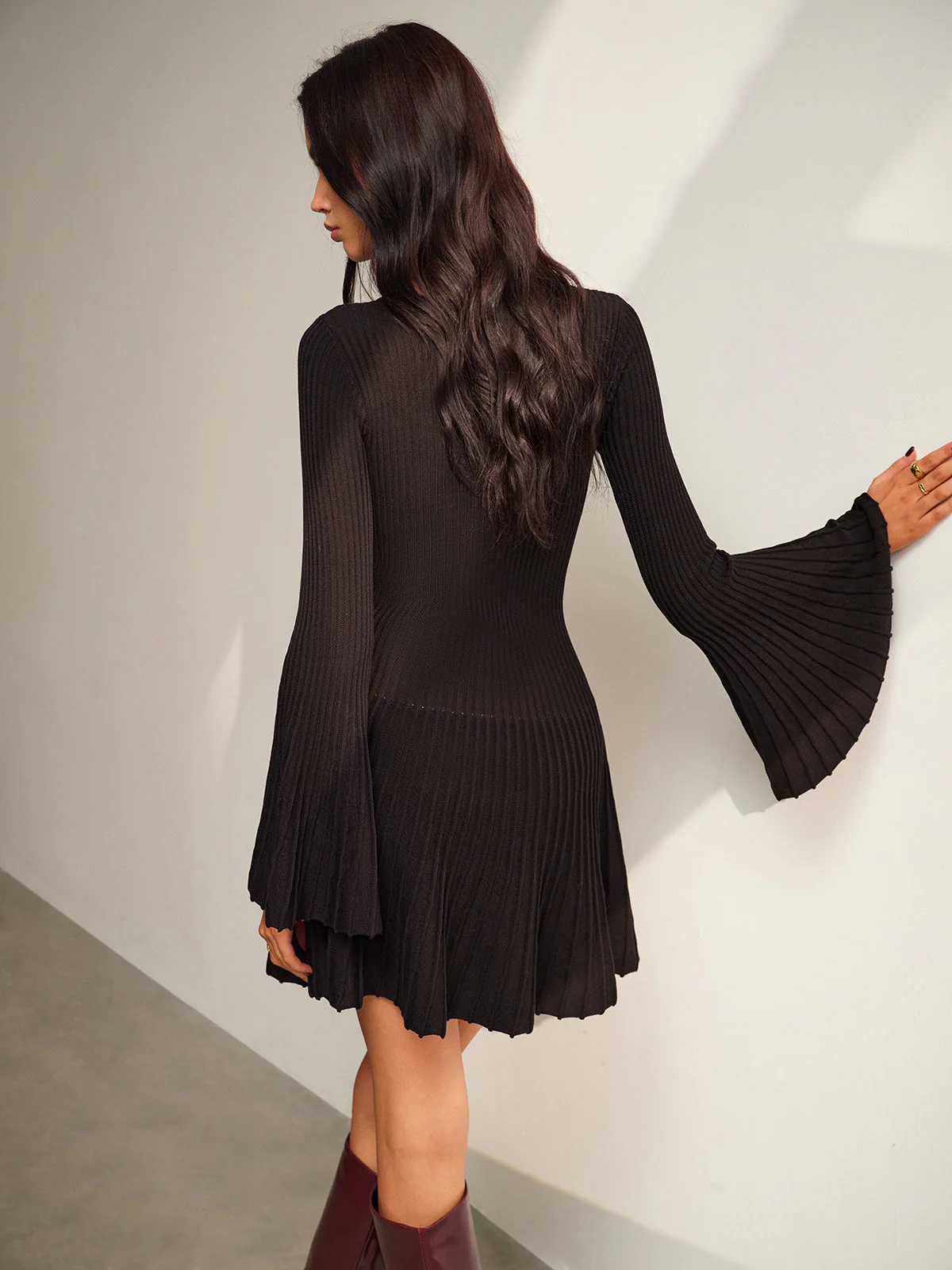 Heidi-Mode | Schlüsselloch Ausschnitt Glockenärmel Pullover Kleid - Image 5