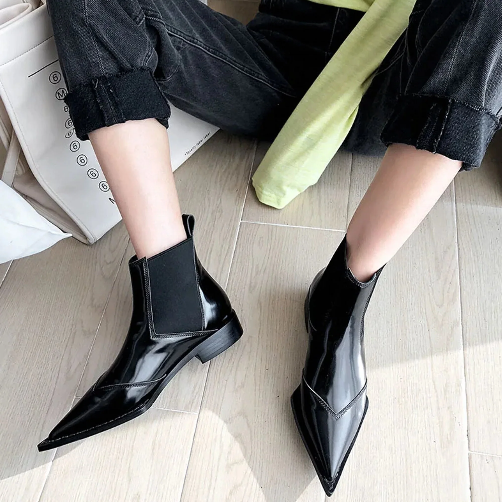 Heidi-Mode | Schwarze Stiefeletten mit Niedrigem Absatz für Damen - Image 8