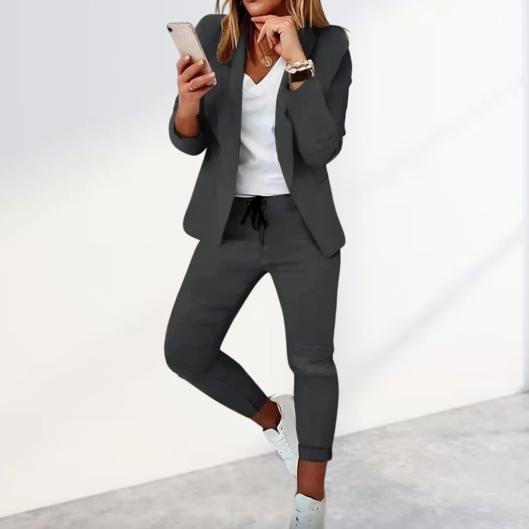 Heidi-Mode | Stilvolle Blazer & Hose Satz - Image 4