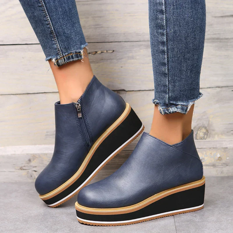 Heidi-Mode | Stilvolle Stiefeletten mit Zipper und Plateau - Image 13