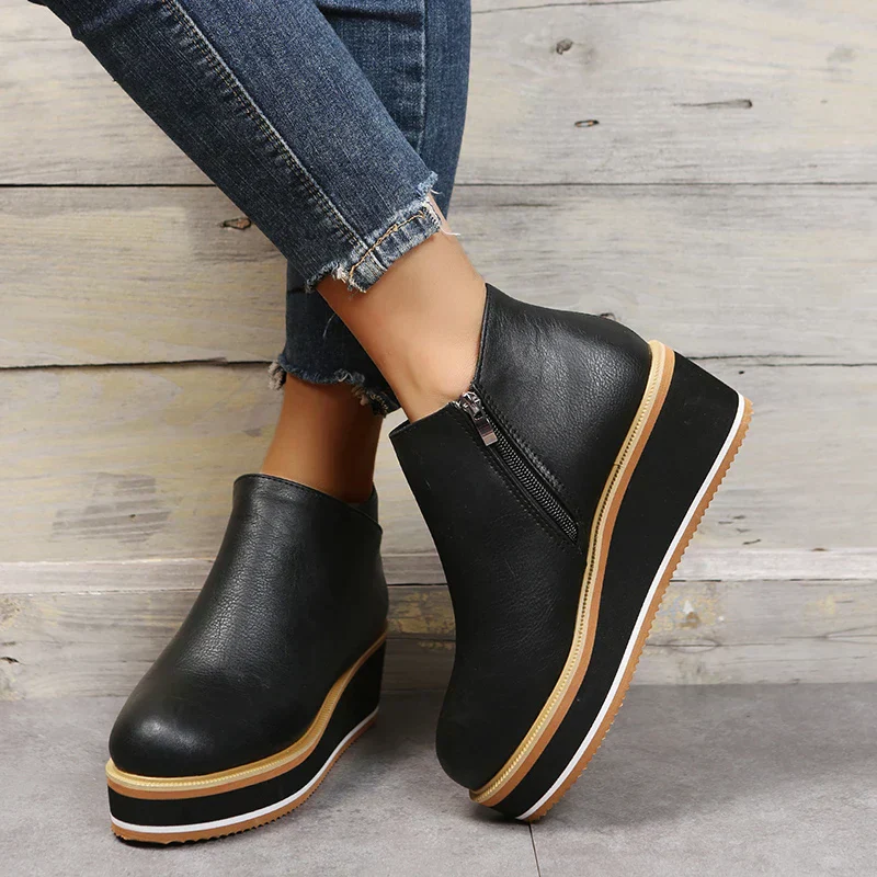Heidi-Mode | Stilvolle Stiefeletten mit Zipper und Plateau - Image 5