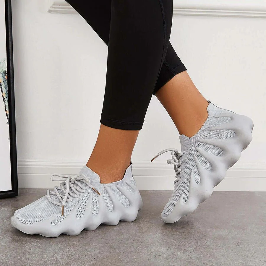 Heidi-Mode | Einzigartige, Stylische Sneaker - Image 2