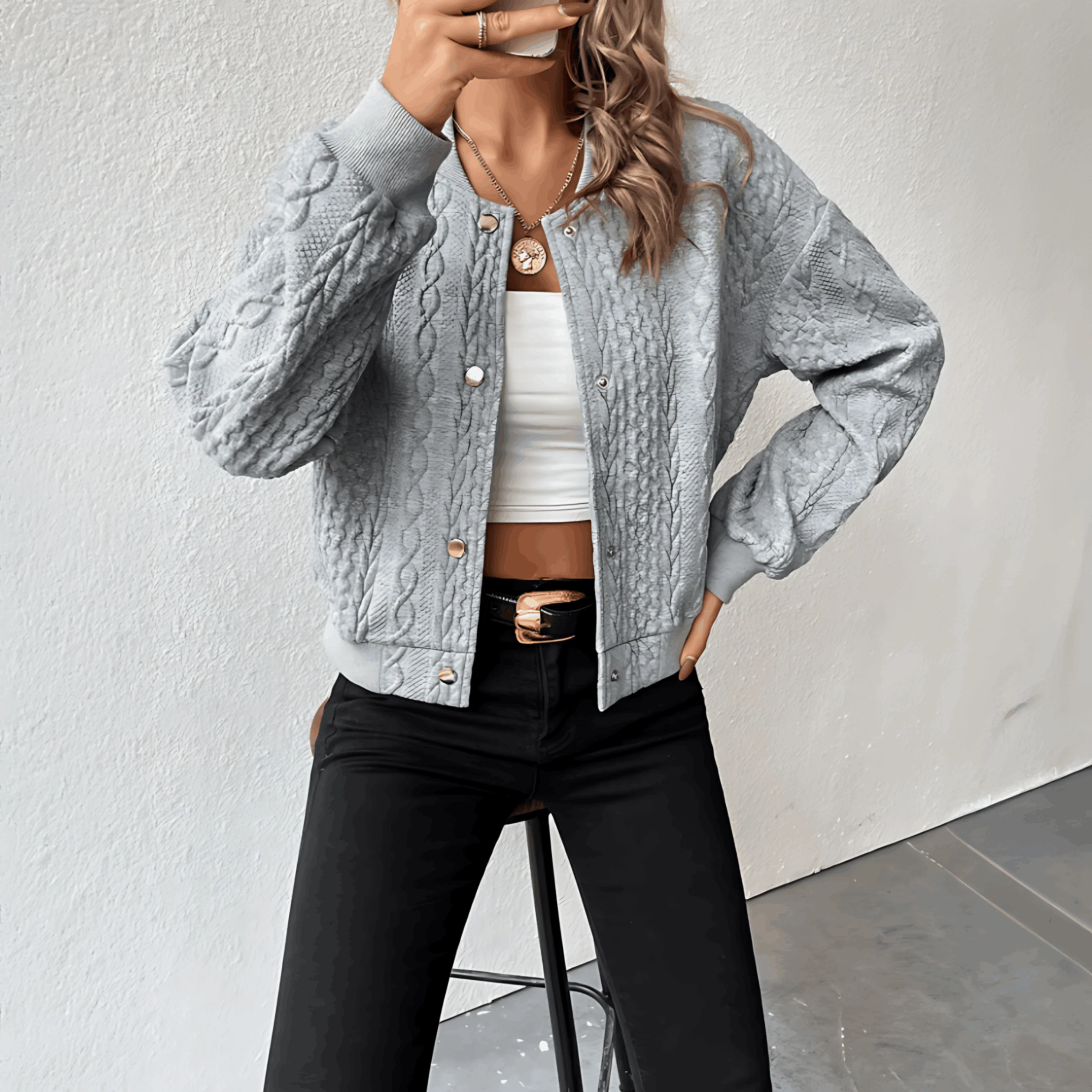 Heidi-Mode | Strickjacke Im Bomberjacken-Stil mit Knöpfen für Damen - Image 4