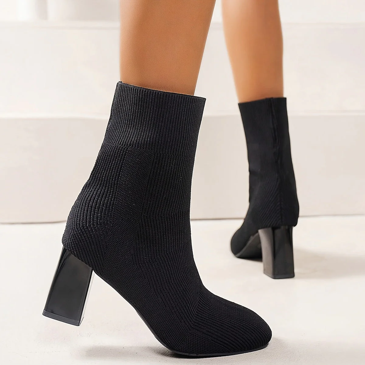 Heidi-Mode | Strickstiefel mit Halbhohem Schaft und Blockabsatz - Image 9