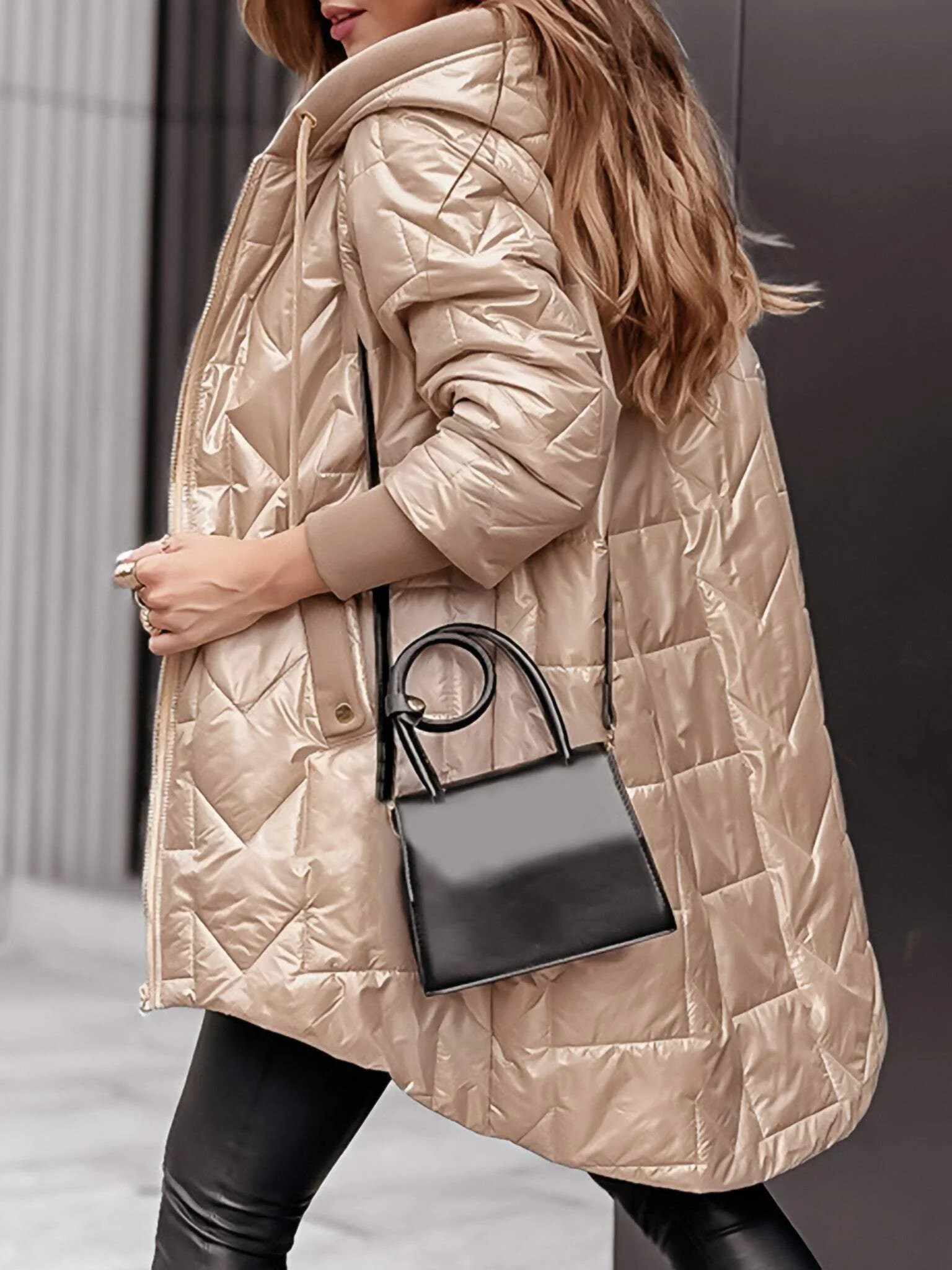 Heidi-Mode | Stylische Kapuzenjacke - Image 5
