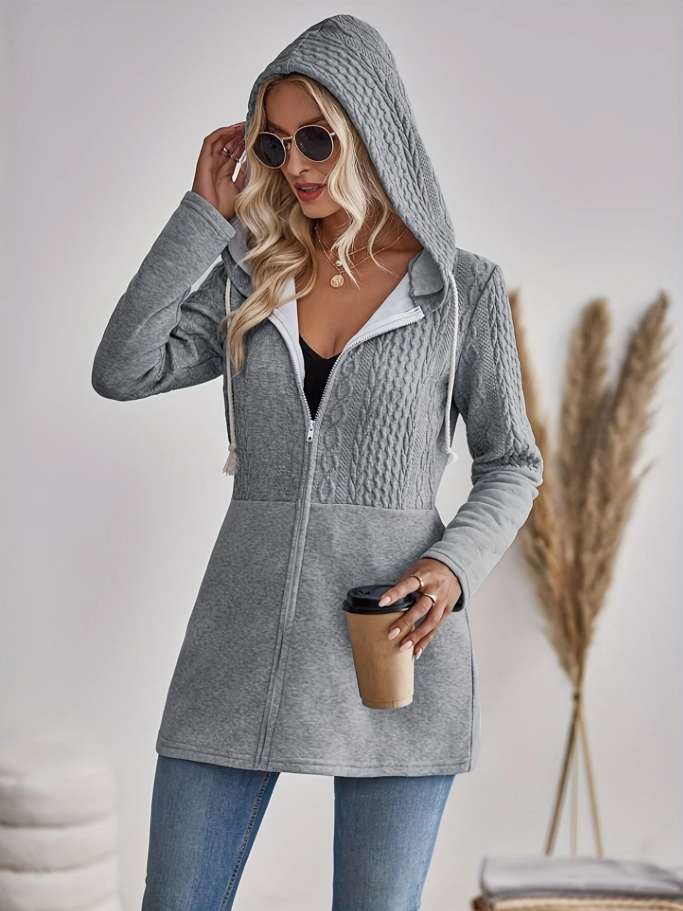 Heidi-Mode | Texturierte Jacke mit Reißverschluss und Kapuze - Image 4