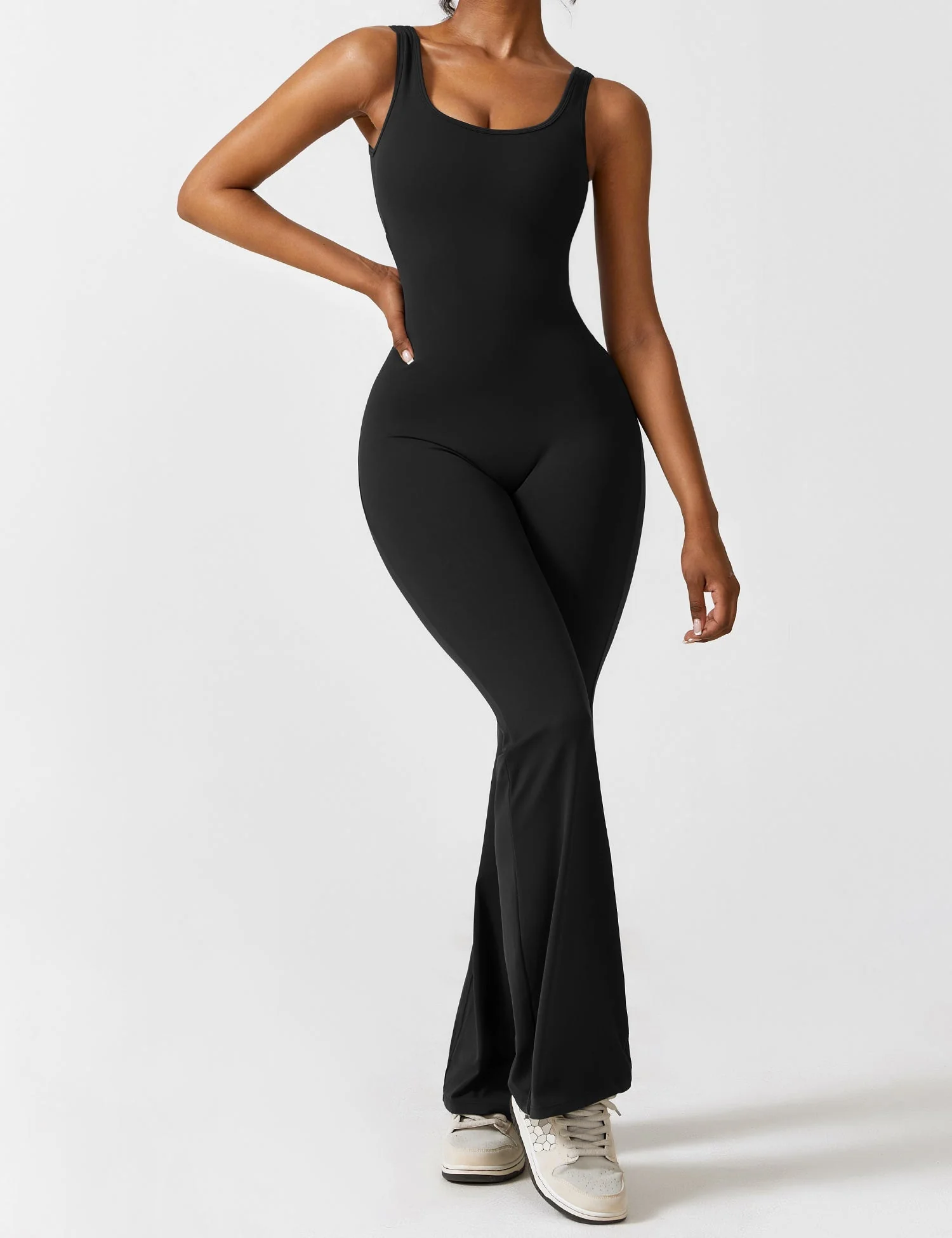 Heidi-Mode | V-Rücken Auslaufender Jumpsuit - Image 11
