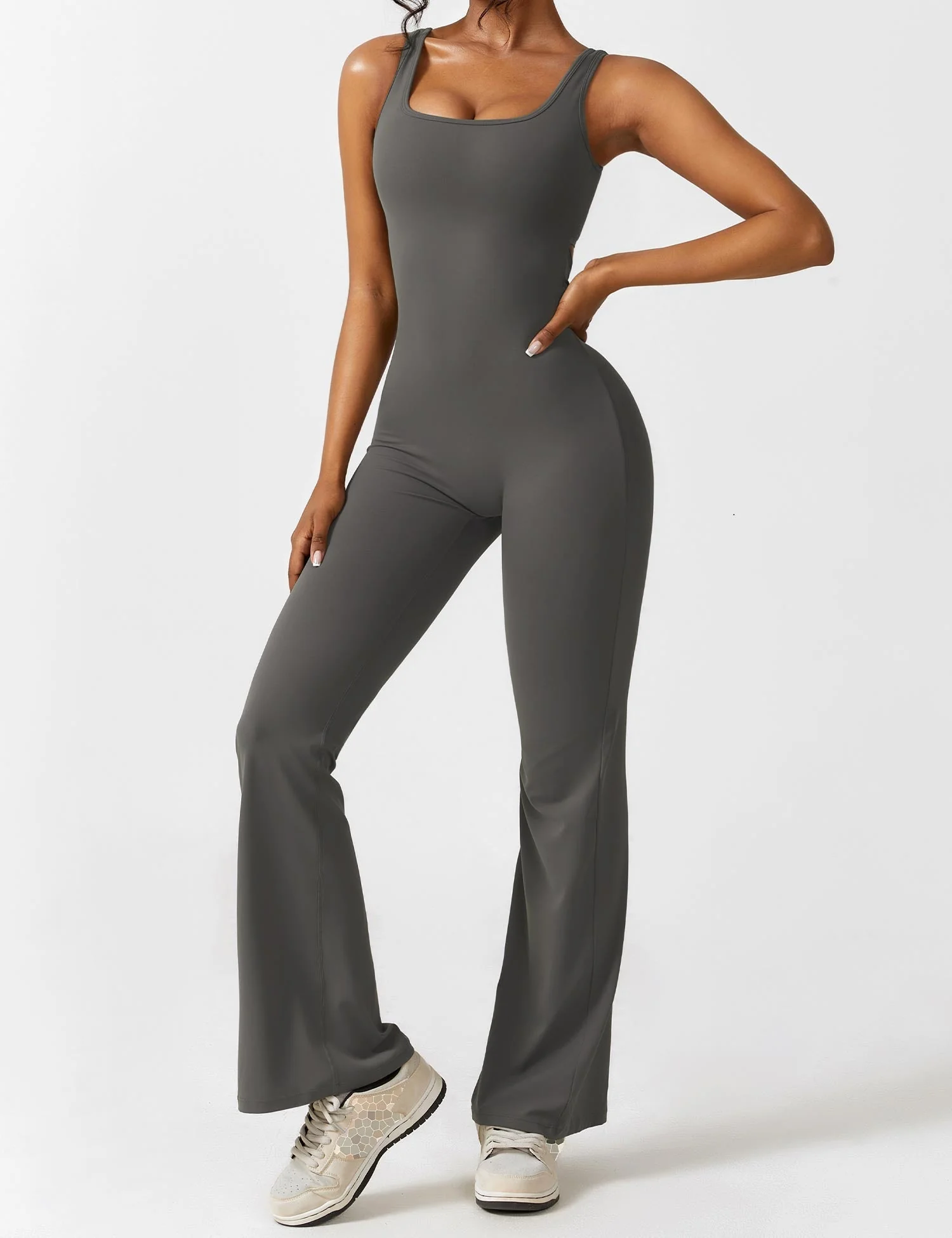 Heidi-Mode | V-Rücken Auslaufender Jumpsuit - Image 18