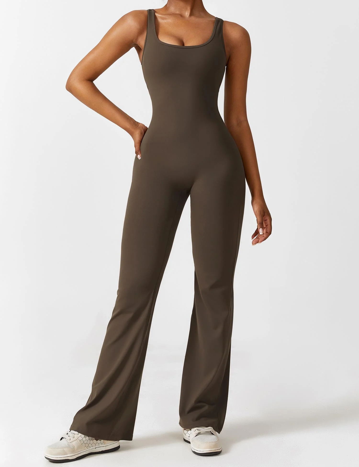 Heidi-Mode | V-Rücken Auslaufender Jumpsuit - Image 6