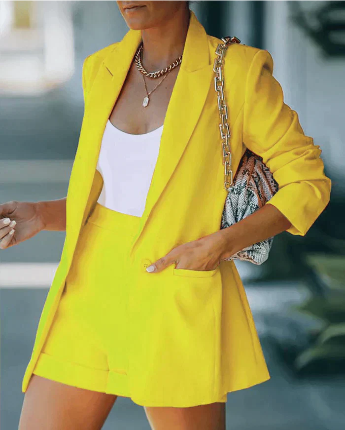 Heidi-Mode | Bunter Blazer & Kurzes Set - Image 2