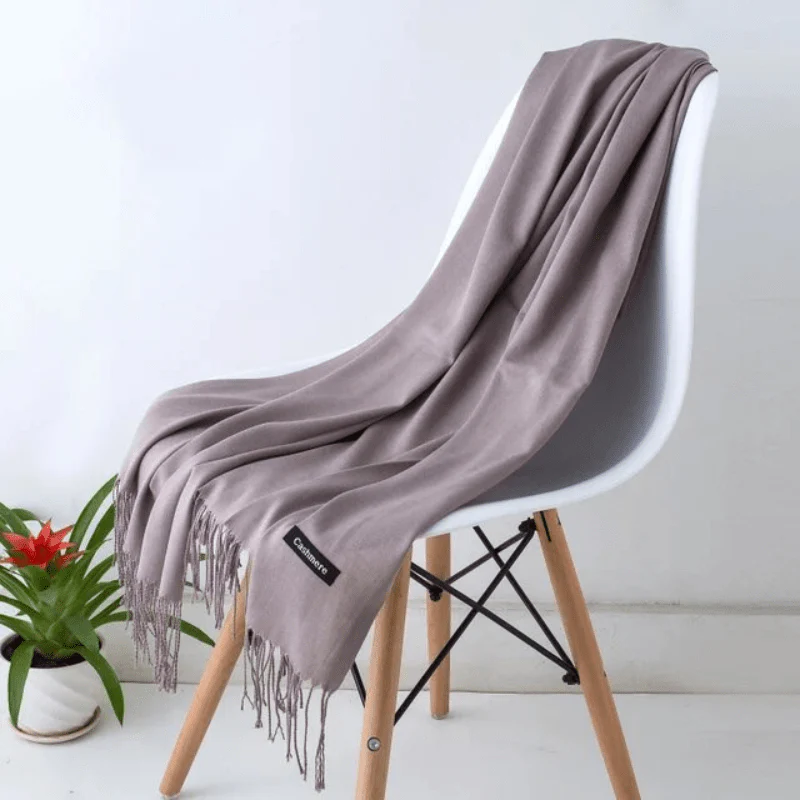 Heidi-Mode | Warme Damen Schal Weiche Textur und Elegante Ausstrahlung - Image 4