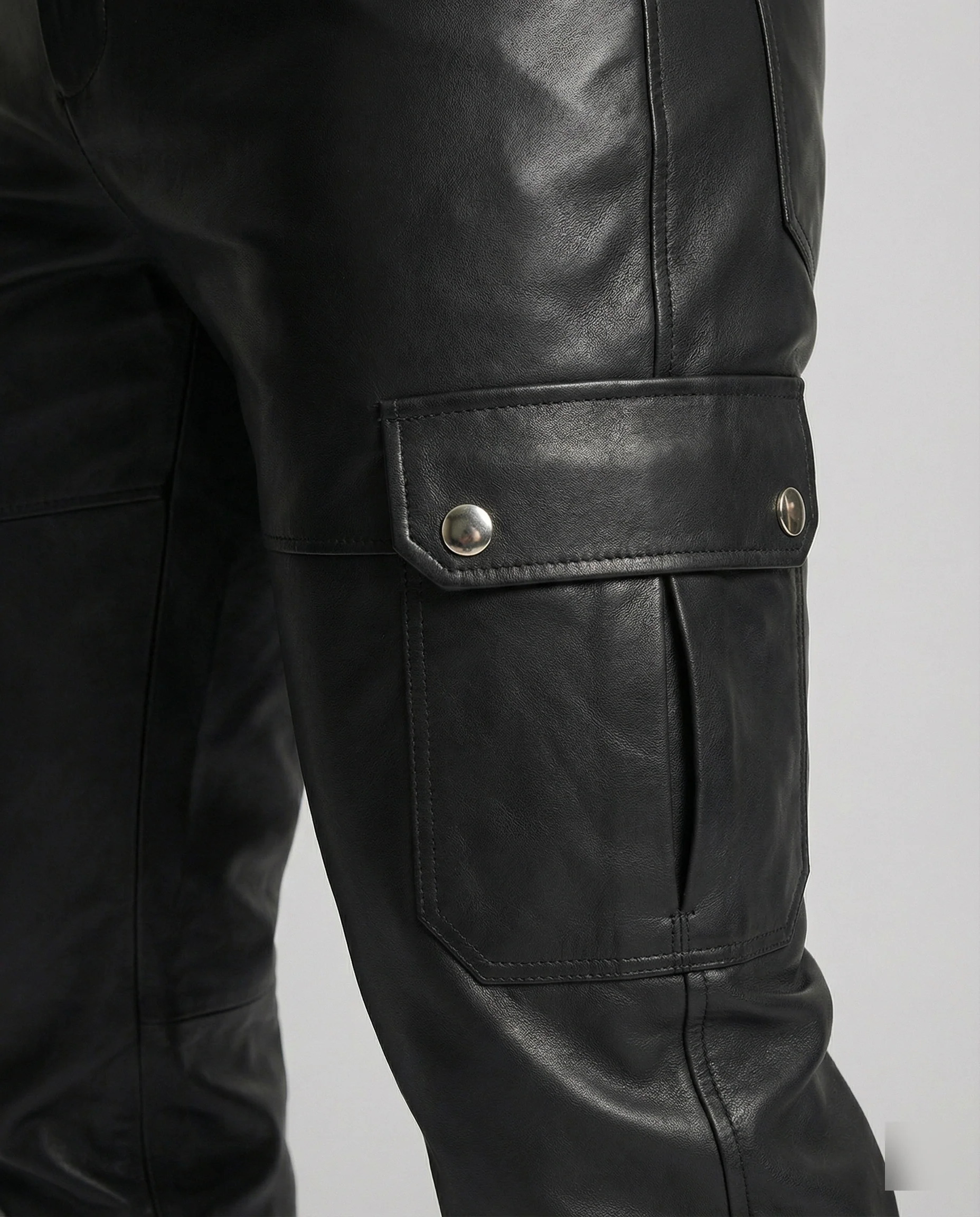 Herren Kunstleder Cargo-Hose mit modernen Details - Image 3