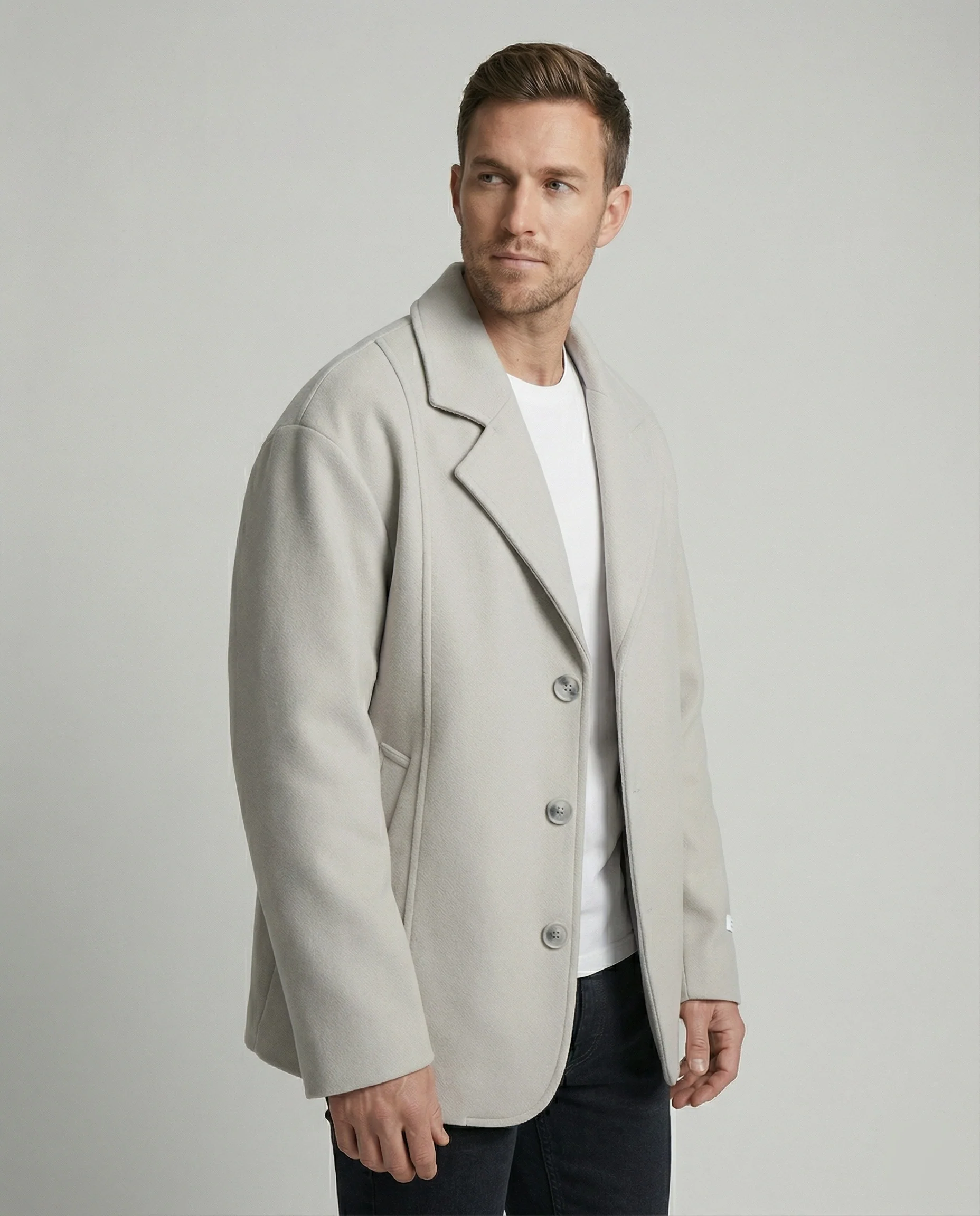 Herren kurzer Wollmix-Sakko mit kastiger Silhouette, tiefem Revers und verdeckten Eingrifftaschen Heidi-Mode