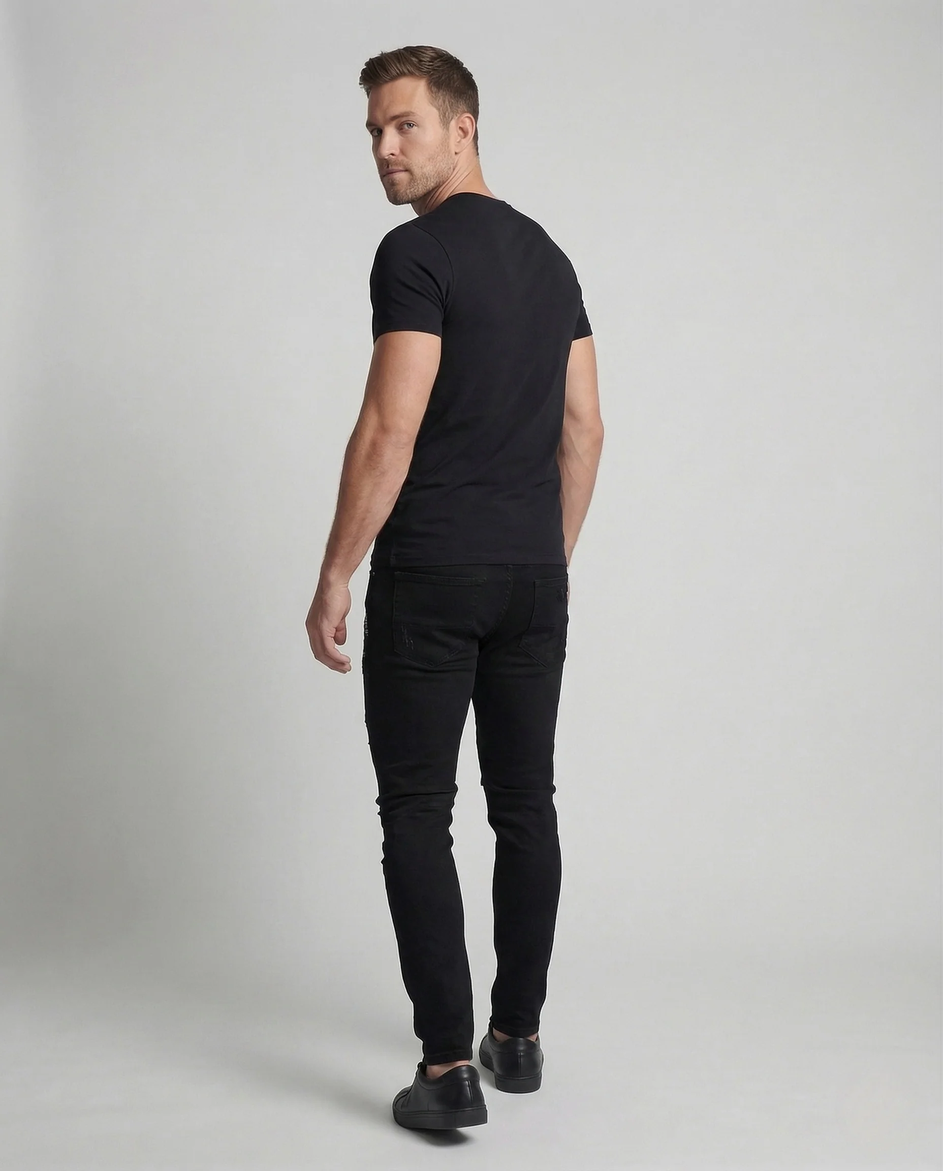 Herren Röhrenjeans mit Rissen - Image 4