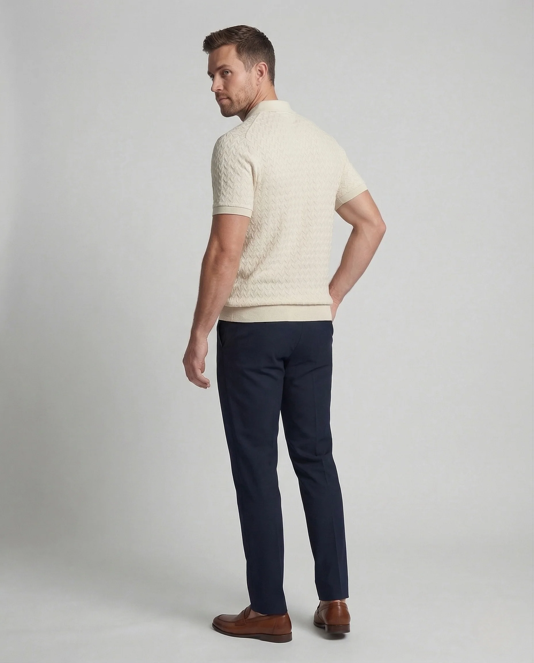 Herren Feinstrick Poloshirt mit V-Muster - Image 4