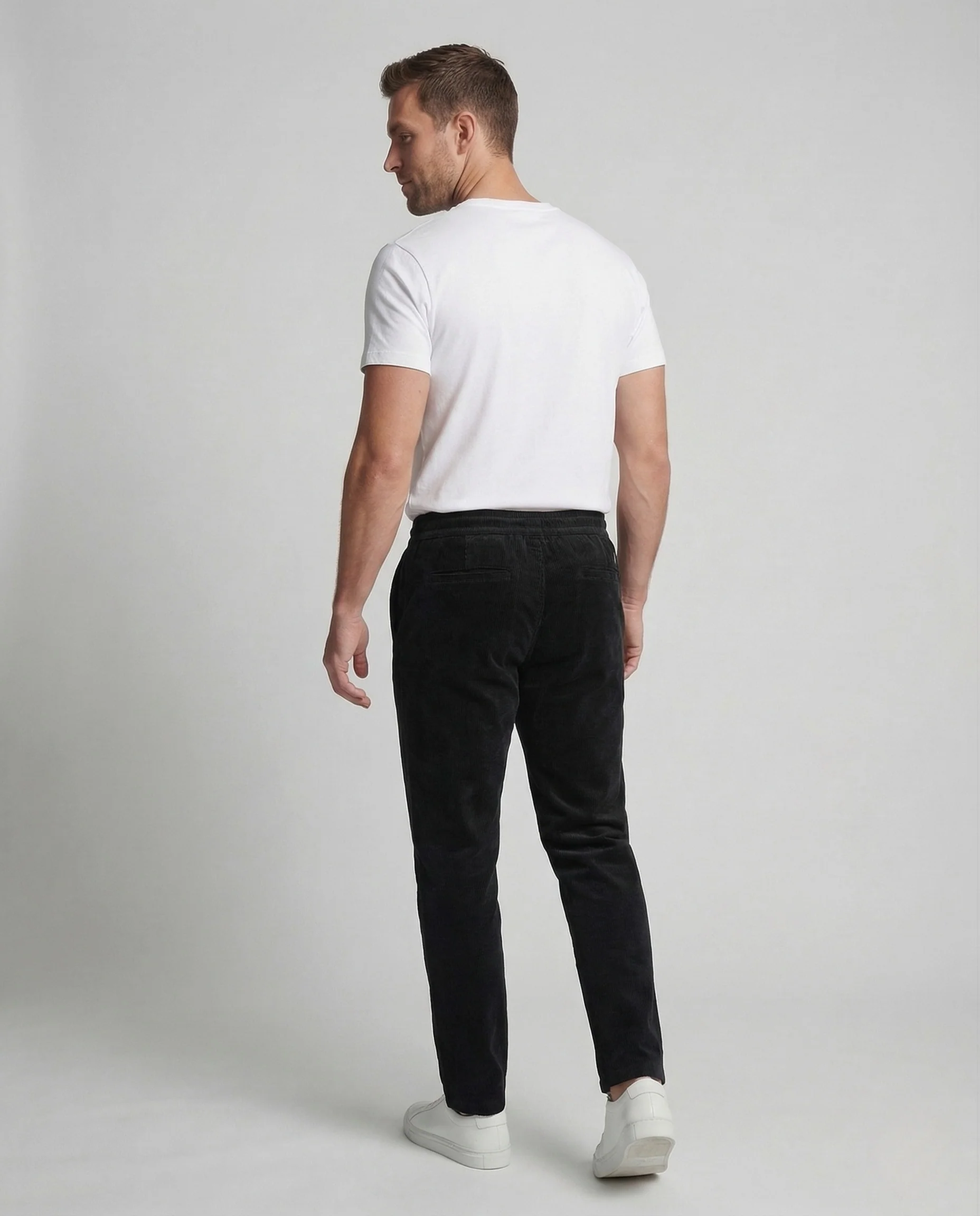 Herren gefütterte Thermo-Cordhose mit Kordelzug & Reißverschlusstasche - Image 4