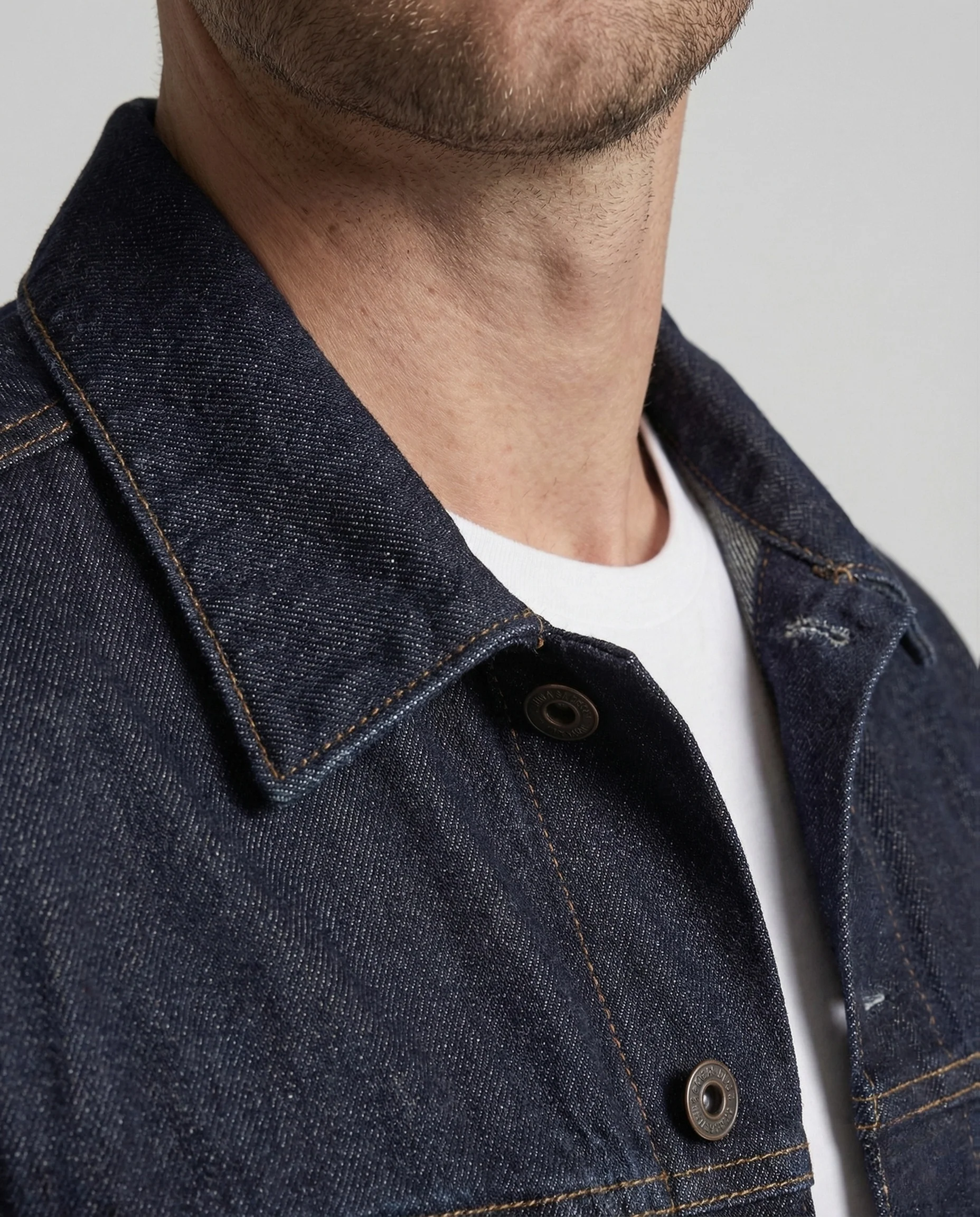 Herren Trucker Jeansjacke aus Raw Denim mit Brusttaschen - Image 3