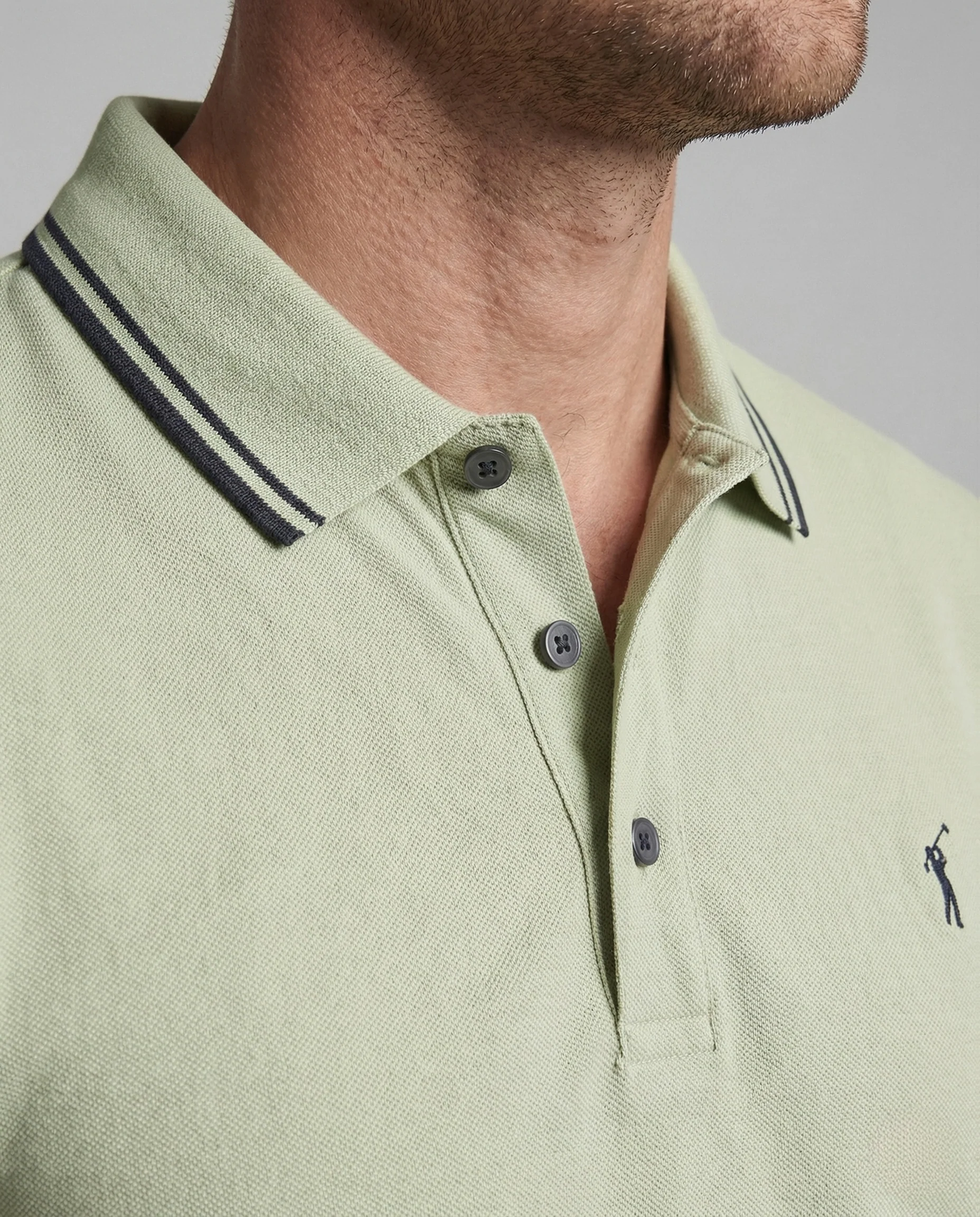 Herren Piqué Poloshirt mit Kontrastkragen - Image 3