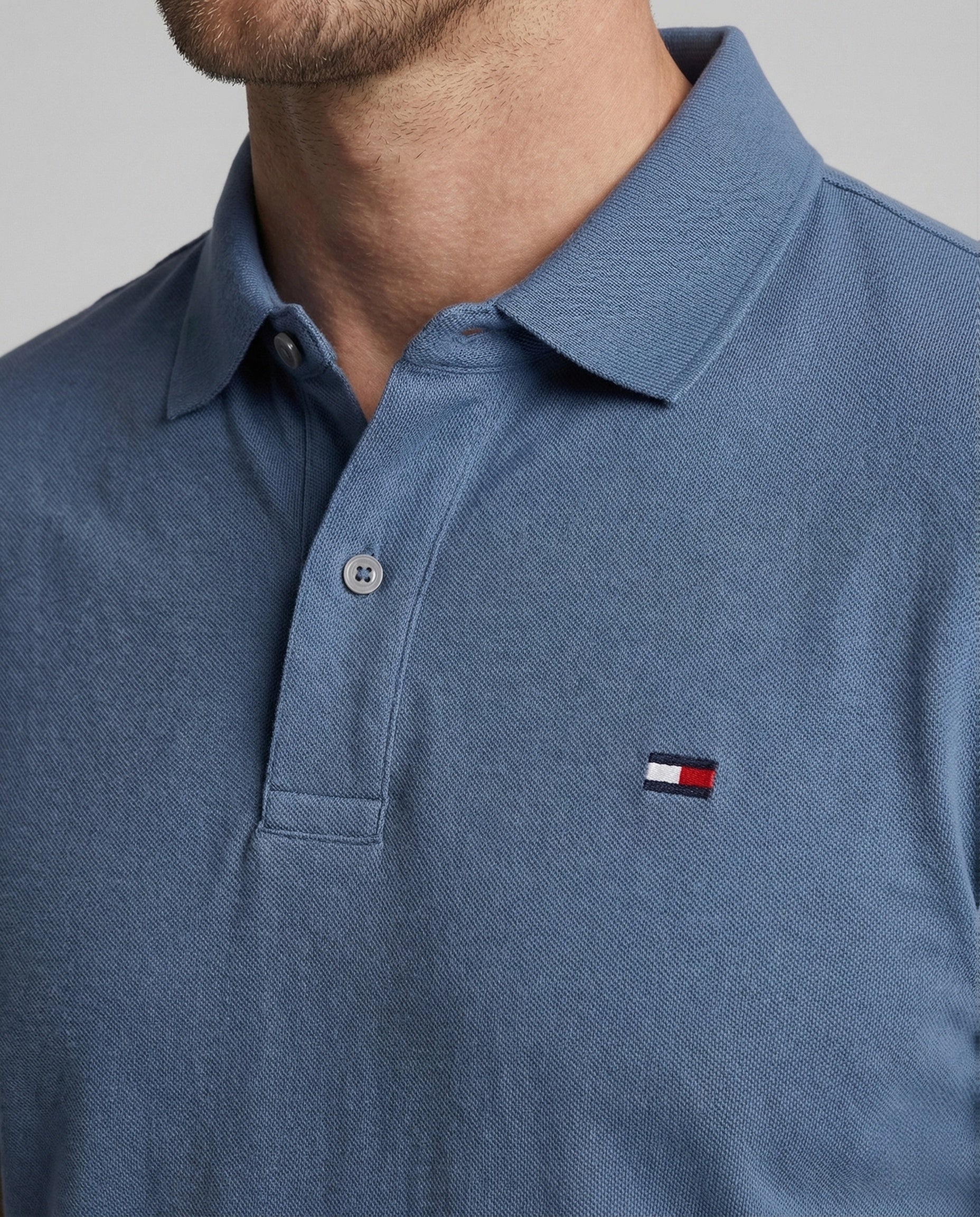 Herren Piqué Poloshirt mit Kentkragen und Logo Patch - Image 4