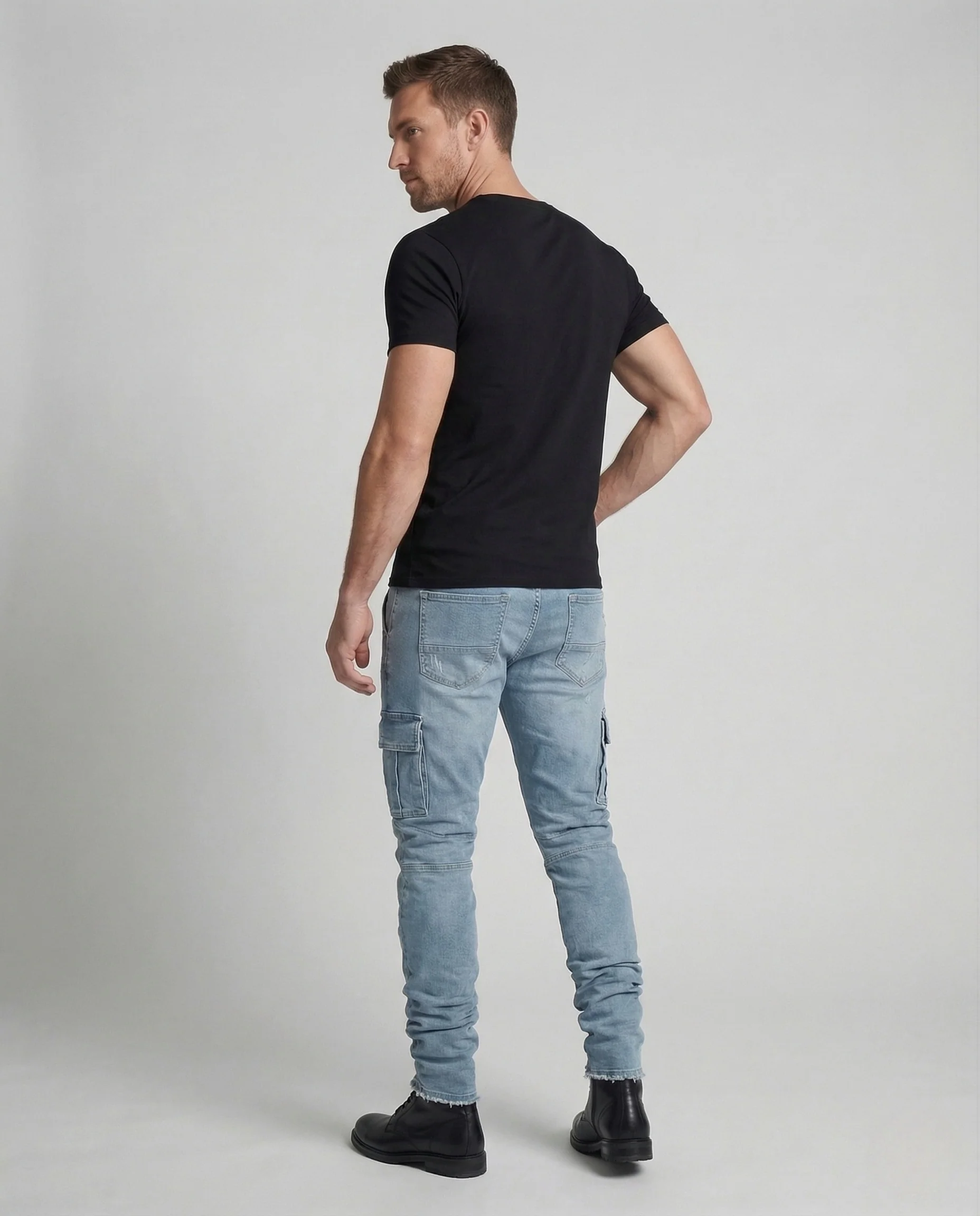 Herren Slim Fit Cargo Jeans mit Aufgesetzten Taschen - Image 4