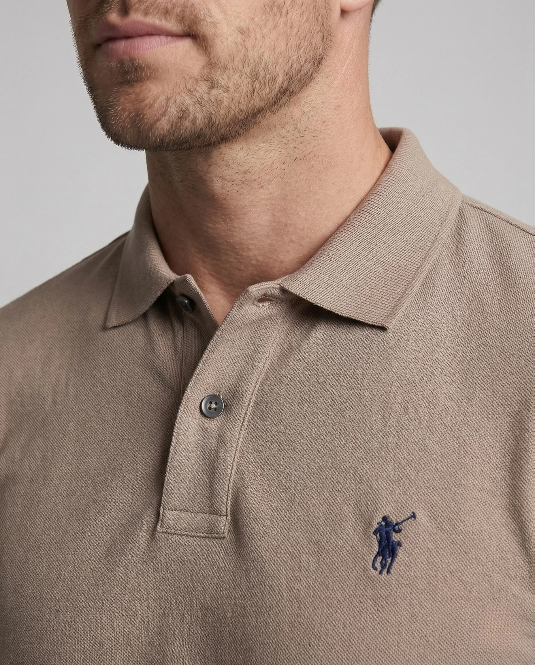 Herren Piqué Polohemd mit Bruststick und Rippabschlüssen - Image 4