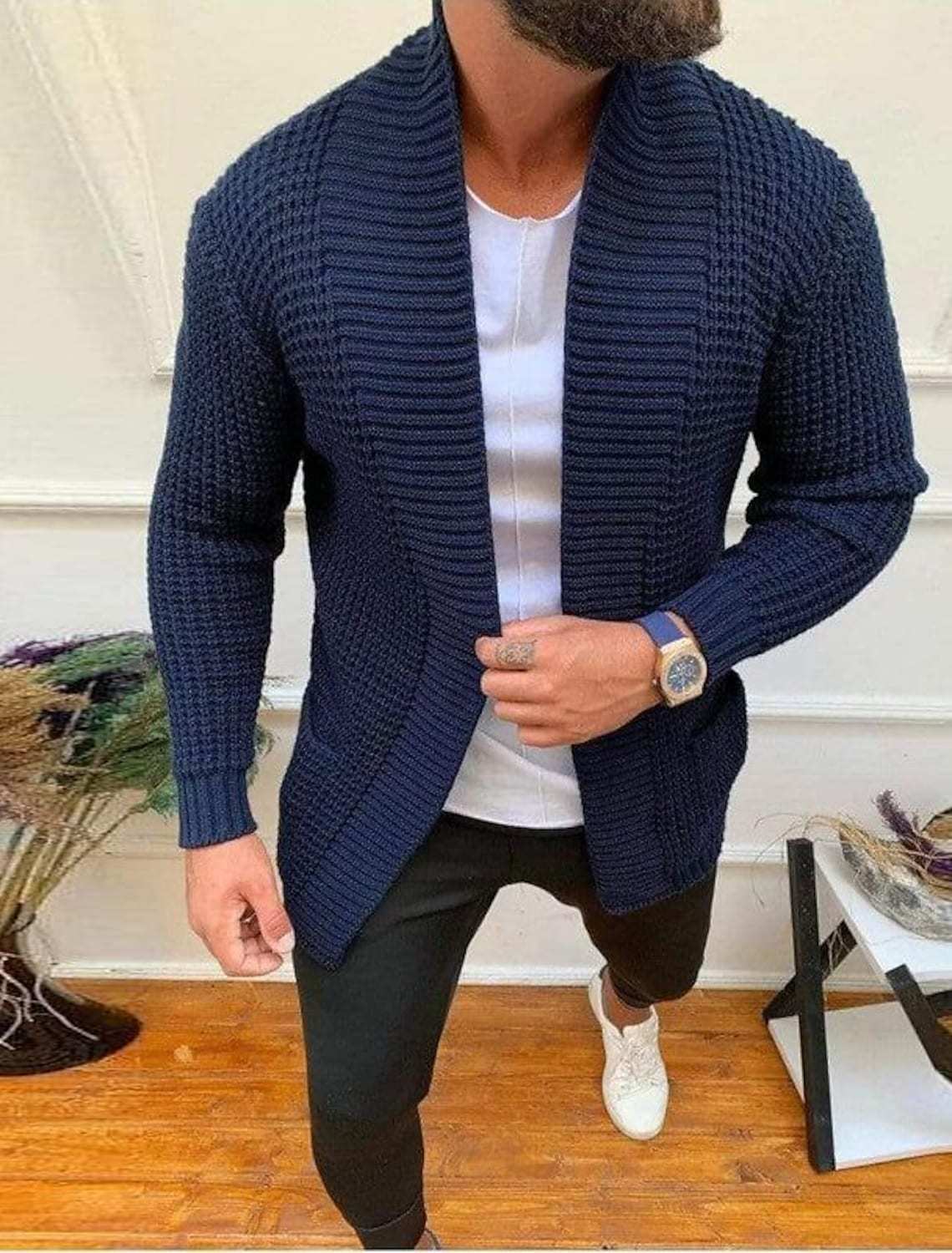 Herren Strickjacke mit tiefem Kragen und strukturiertem Design Heidi-Mode - Image 6